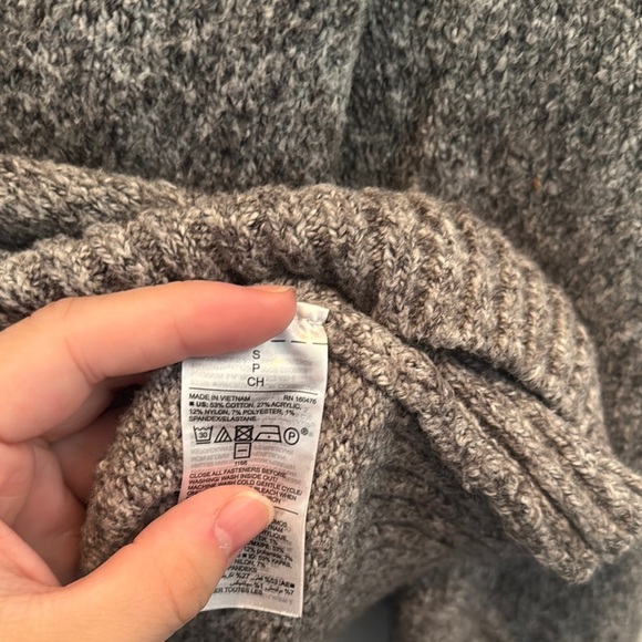 Old Navy Heathered Gray Knit Quarter Zip Sweater - Picture 5 of 6